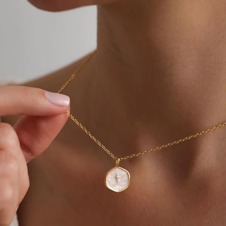 The Heaven's Embrace Necklace