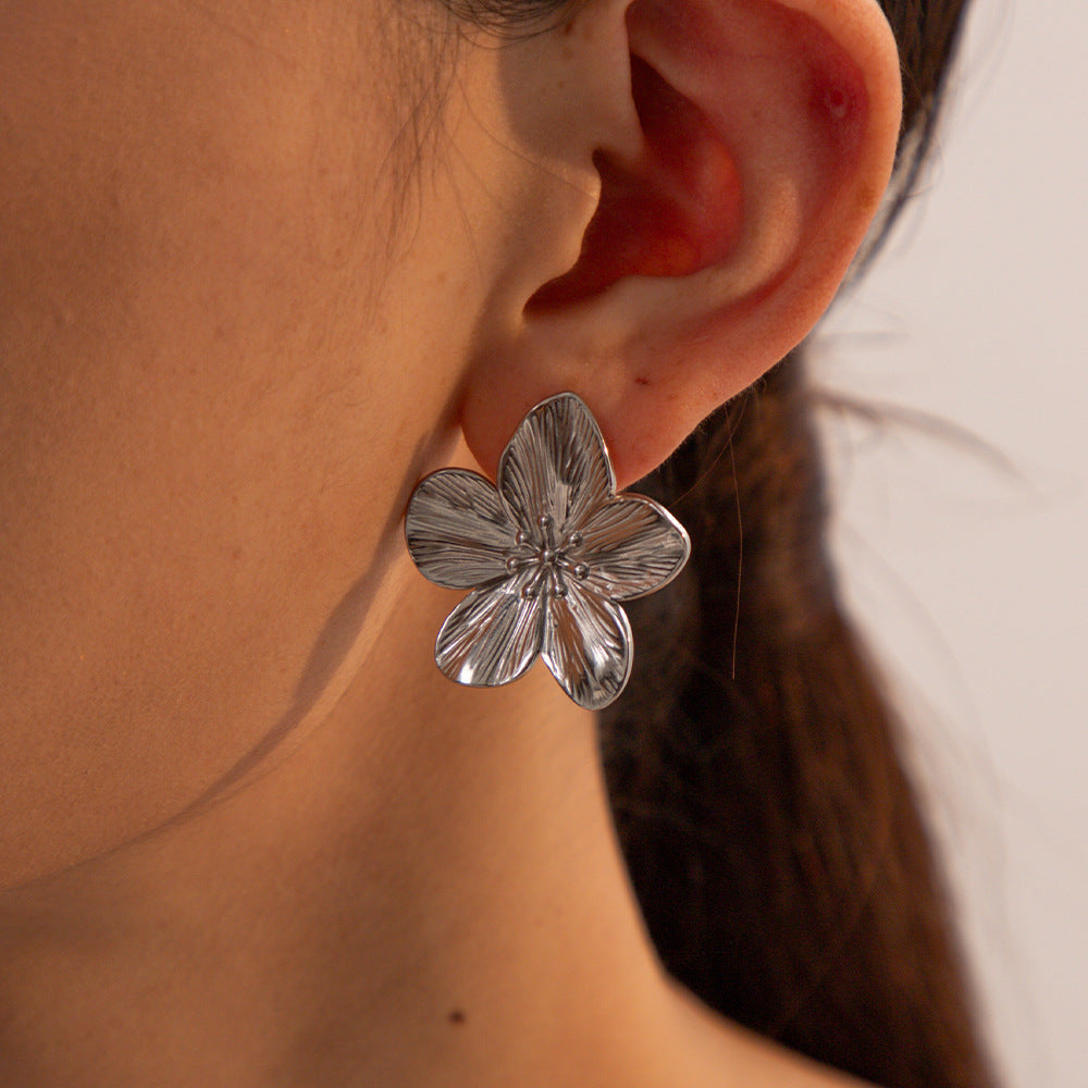 Alice Flower Gold Earrings