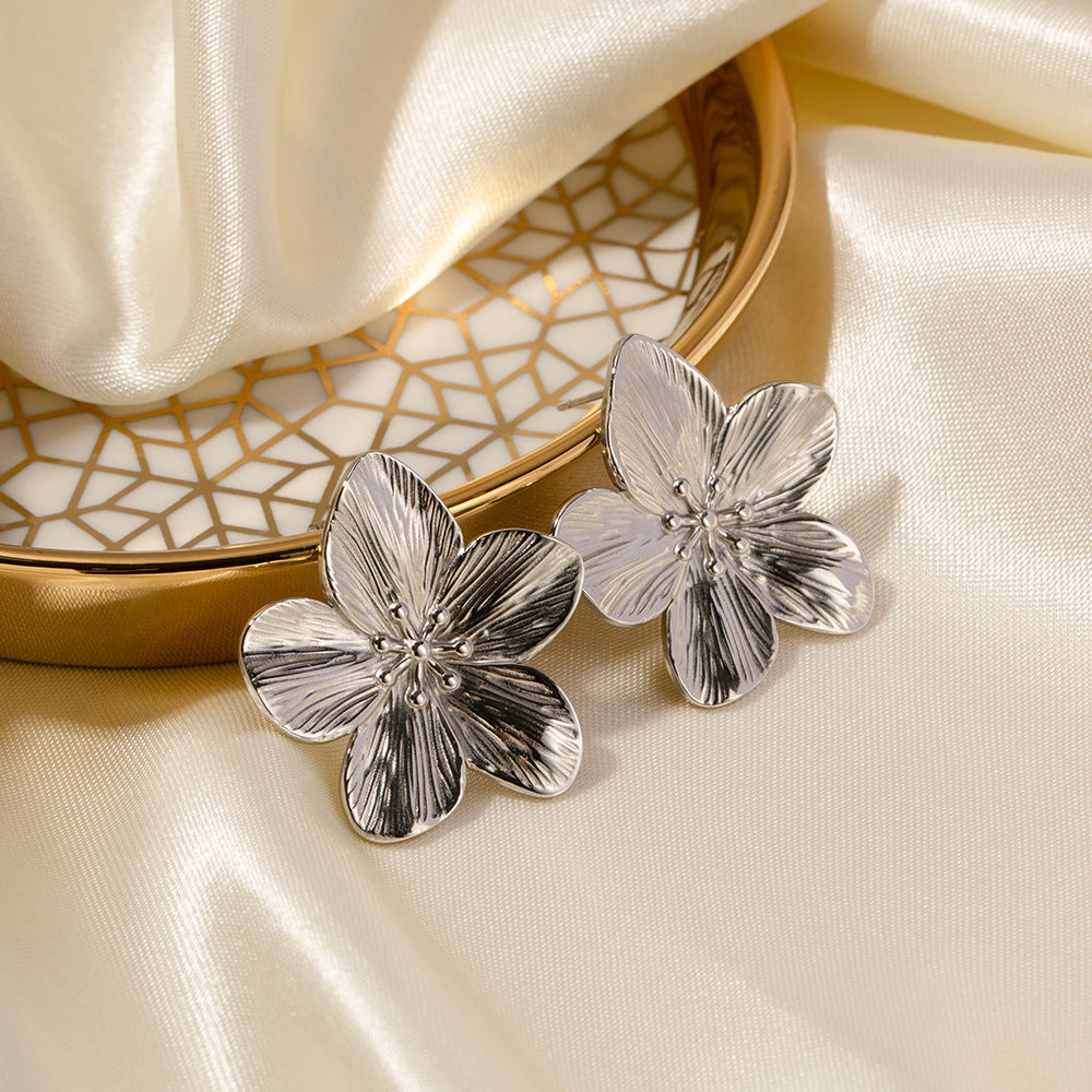 Alice Flower Gold Earrings