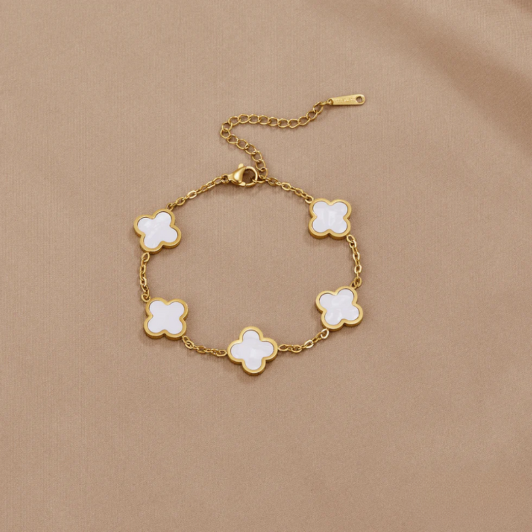 ELEGANT WHITE CLOVER BRACELET