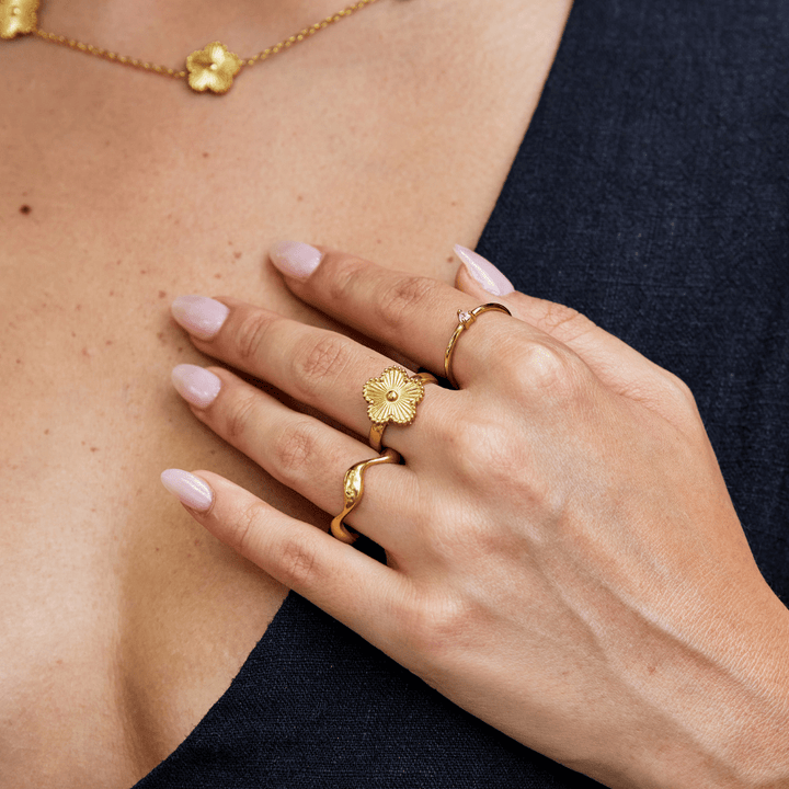 Golden Cloverleaf Ring